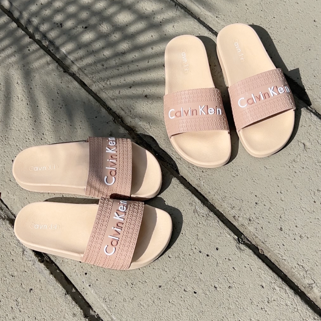 CHANCLAS CALVIN KLEIN BEIGE | INCLUYEN TULA